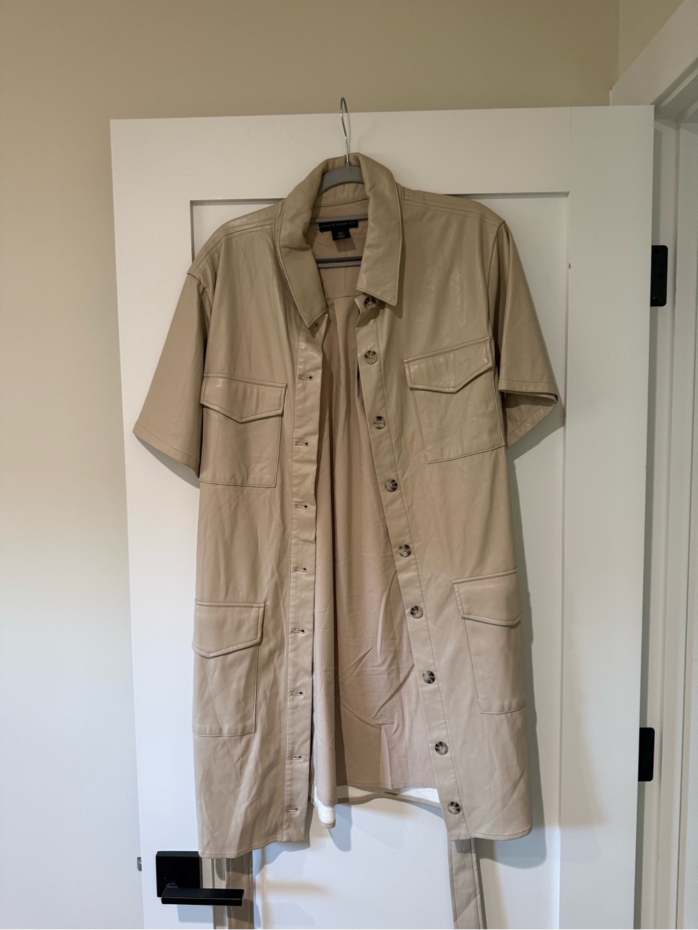 House of Harlow 1960 Short-Sleeve Beige Leather Belted Trench Dress